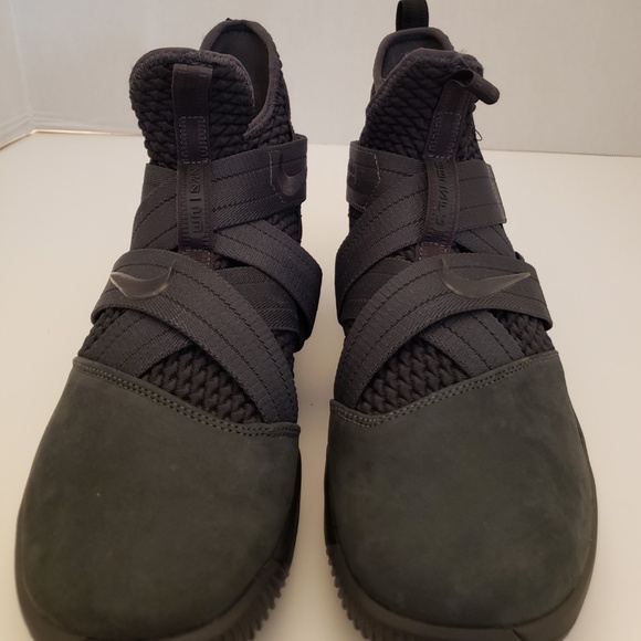 Lebron Soldier Zero dark thirty a04054-002 - Picture 3 of 7